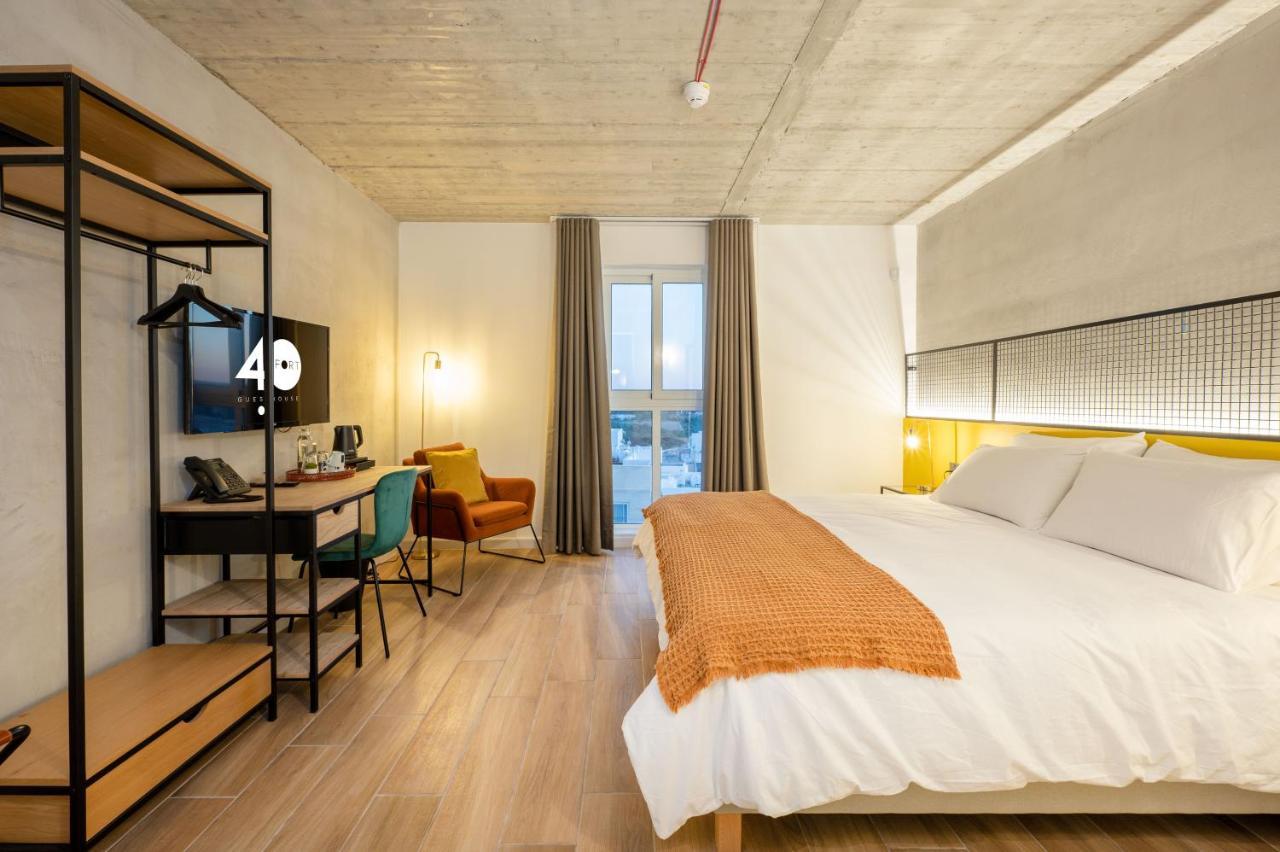 Fort40 * Sliema
